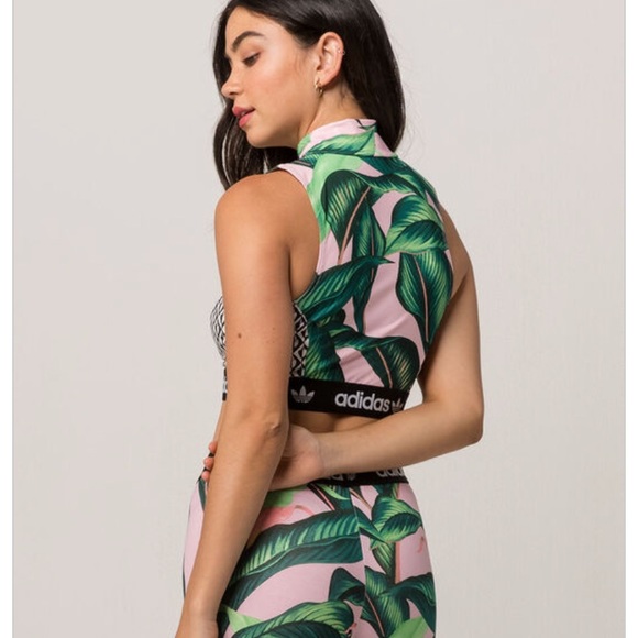 COPY - Adidas mock neck crop - Picture 2 of 4